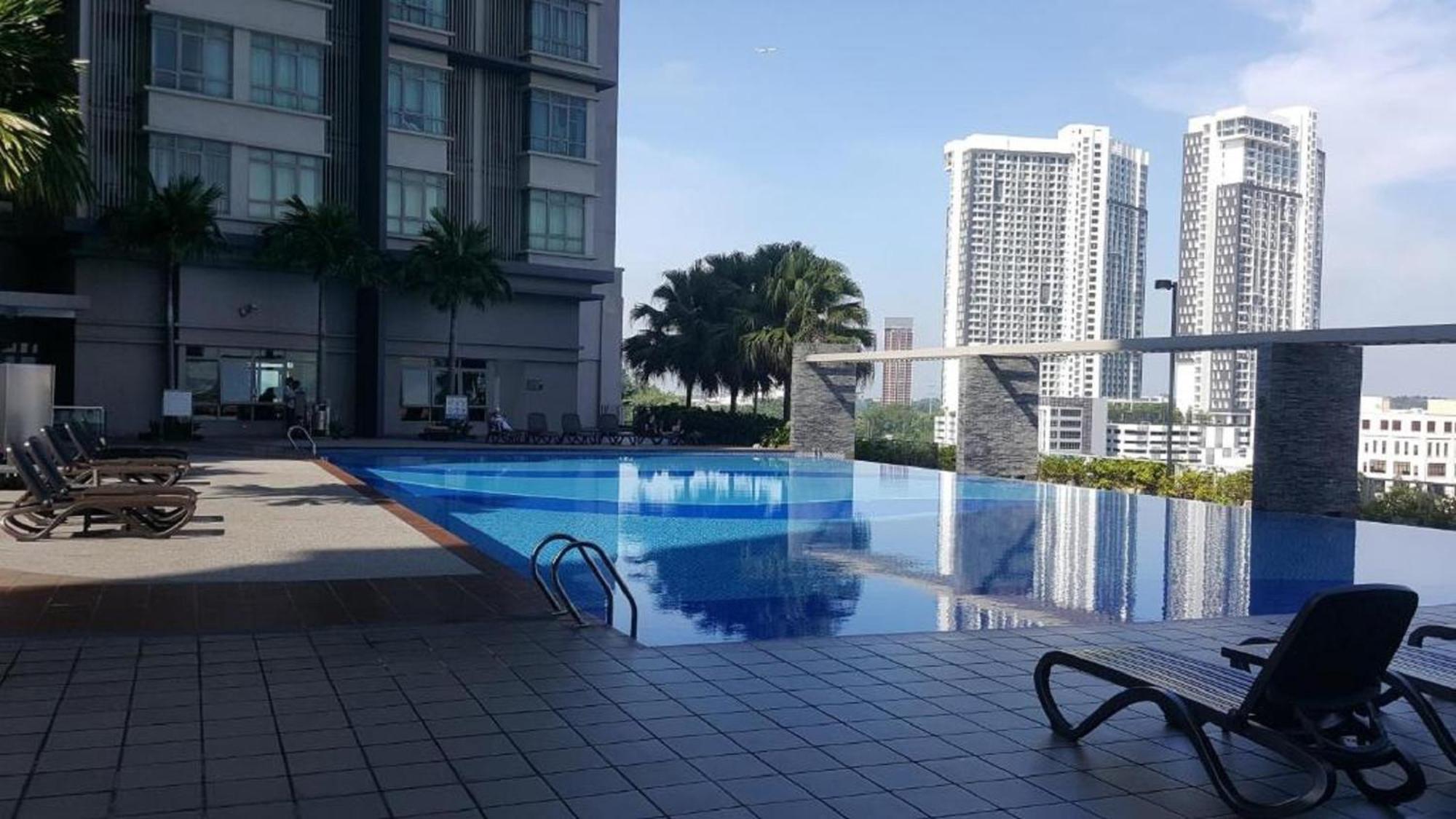 Shaftesbury Residences Cyberjaya Studio Suites Free Parking Bagian luar foto
