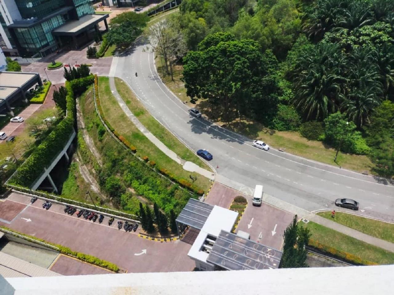 Shaftesbury Residences Cyberjaya Studio Suites Free Parking Bagian luar foto